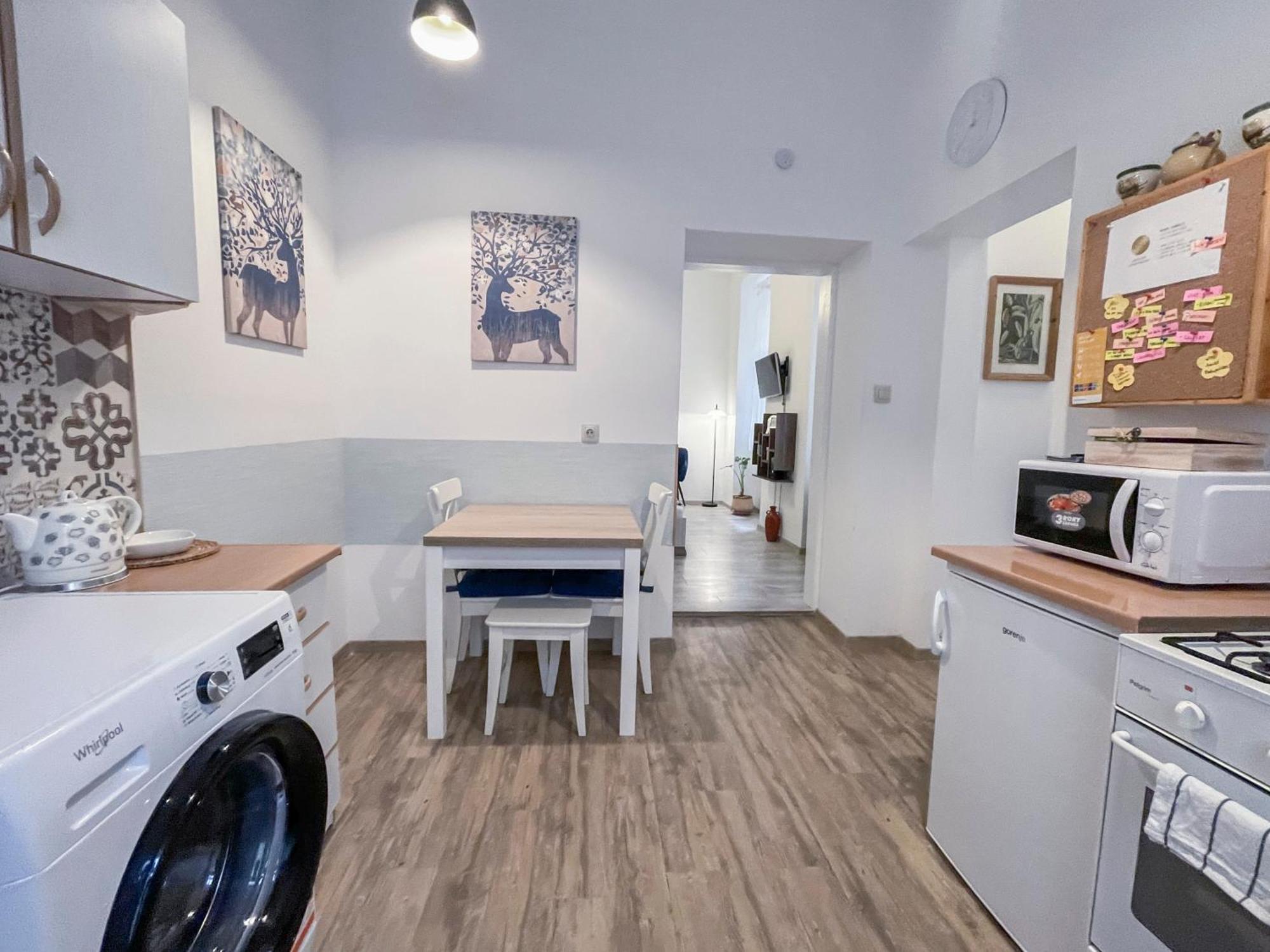 Free Parking, Downtown Apartment Near New York Cafe Budapest Exterior foto